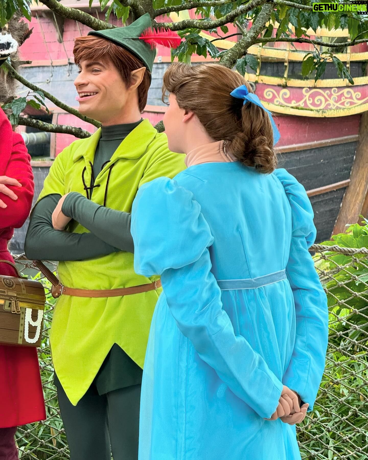 Amy Hart Instagram - Character Meet and Greets (that we found!)🤩 There are lots of other ones (breakfast, lunch and dinner at Plaza Gardens, meet Mickey Mouse, Princess Pavilion and Hotel M&G’s) these are just the ones we saw whilst milling around! I tried to ask about times and some of the staff said the timings come up on the app! If you know any more put them in the comments to help others! 1) Royal Banquet at the Disneyland Hotel. Lunch is Minnie, Mickey, Donald and Daisy and then at dinner it’s M&M, Goofy and Pluto! 2) Winnie The Pooh, just down the side of the emporium on Main St!! 3) Hollywood Goofy, entrance to Studios park. 4&5) Captain Hook, Peter Pan and Wendy, Adventureland. 12.15-1, 1.15-1.45 6) Genie 10-4, just by the agrabah cafe 7) Phantom Mickey, by phantom manor 8)Wild West Goofy, by cowboy cookout, 10-4 9) Chip & Dale, by Colonel Hathi’s, 11.45-2 10) Pluto & Donald, by Indiana Jones, 11.45-1.45