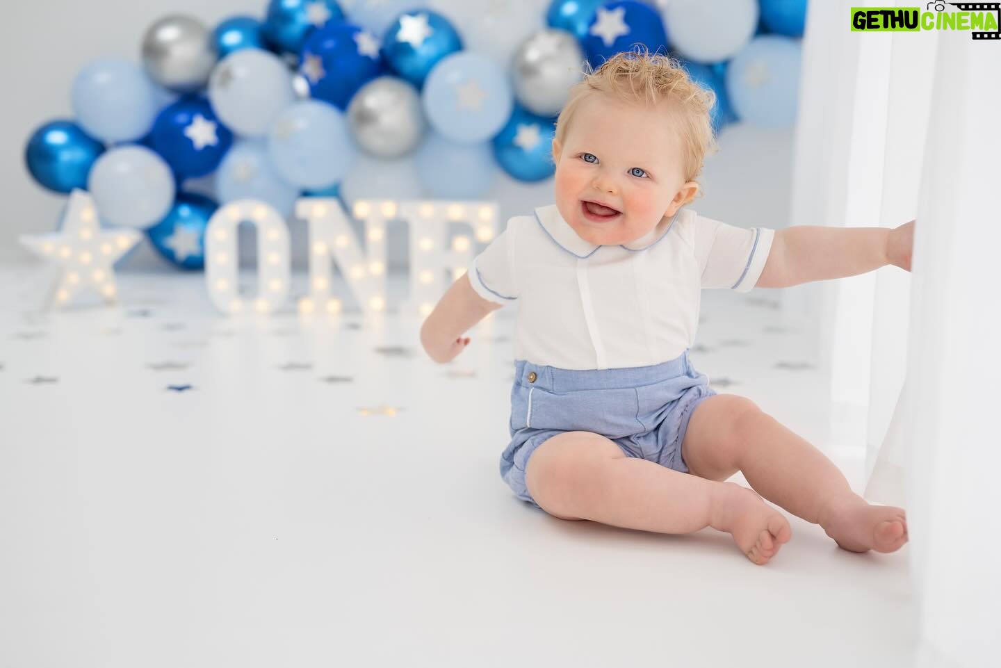 Amy Hart Instagram - The landsca-ke files 💕💕 my faves are defo 1, 2 and 9! Have got a big montage to go up on the wall coming can’t wait! Hope you’re all having a good week, I’m still feeling ROUGH but these have brightened my day! Photos by @kate_priest_photography 📸 #familycontent #mumsofinstagram #cakesmash #1stbirthday #cakesmashbrighton #babyboy