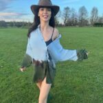 Amy Jackson Instagram - I know what they mean by a ‘Blessed Easter’ 🥹 It’s our first Spring Season in the new home and if this weekend was anything to go by… I think we’re going to have a lovely lil life ahead ✨ I hope you had a beautiful Easter you gorgeous bunch - now zip this mouth shut and get my chocoholic ass to the gymmmmm 🤐🍫 P.S For all of those who’re asking what Ed’s polishing off… it’s a bowl of Dre’s finest mashed up meringue with a pint of coconut cream 🫣