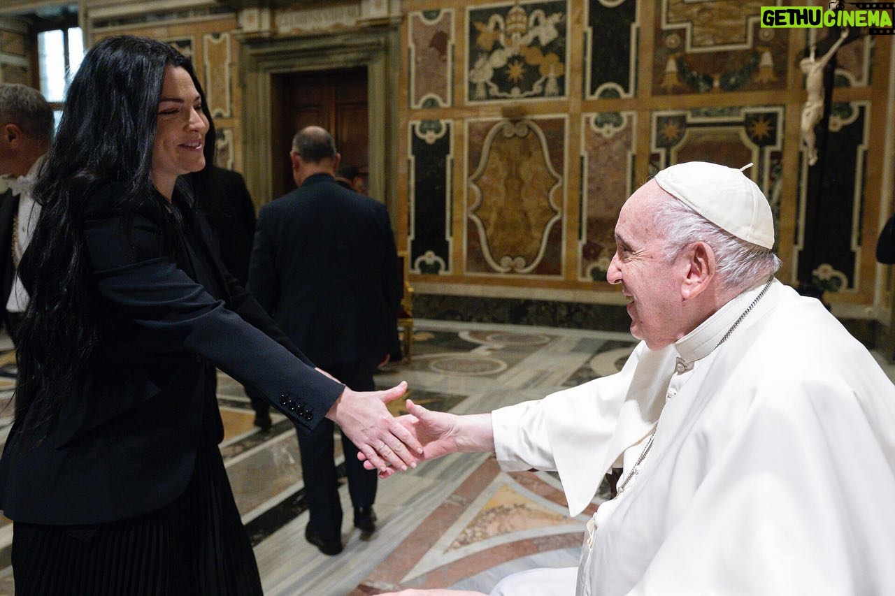 Amy Lee - 130.7K Likes - I am so incredibly honored to be a part of the Vatican’s @concerto_di_natale. Still buzzing about the whole unforgettable experience, can’t wait for you to see! It premieres tomorrow in Italy on Canale 5 at 9:20pm.
For the rest of us, the entire concert will stream on the 6th on YouTube at 8:00am Eastern / 2:00pm CET (link in bio)
My gorgeous dress was created by the legendary @valerjpobega ✨
And we couldn’t have done it without my all time favorite, absolute ROCKSTAR stylist @marjanmalakpour ❤️