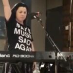Amy Lee Instagram – ・・・
Lead singer @AmyLee of Grammy-winning rock band @evanescenceofficial is getting political for the first time with her band’s new single “Use My Voice.”⠀
⠀
@AnthonyMasonCBS spoke with Lee about writing the song & sharing it with @HeadCountOrg to help Americans get out the vote.