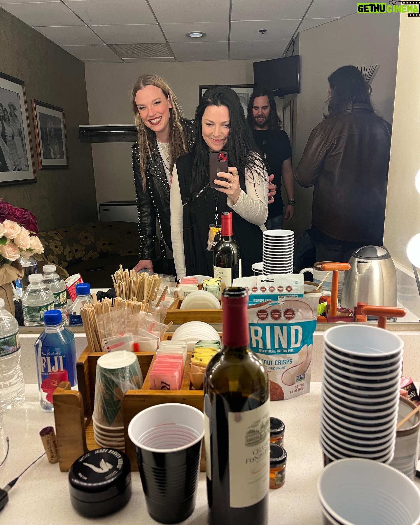 Amy Lee - 76.6K Likes - When a friend invites you to their show and gives you your own dressing room for you and your friends just cause ❤️😭