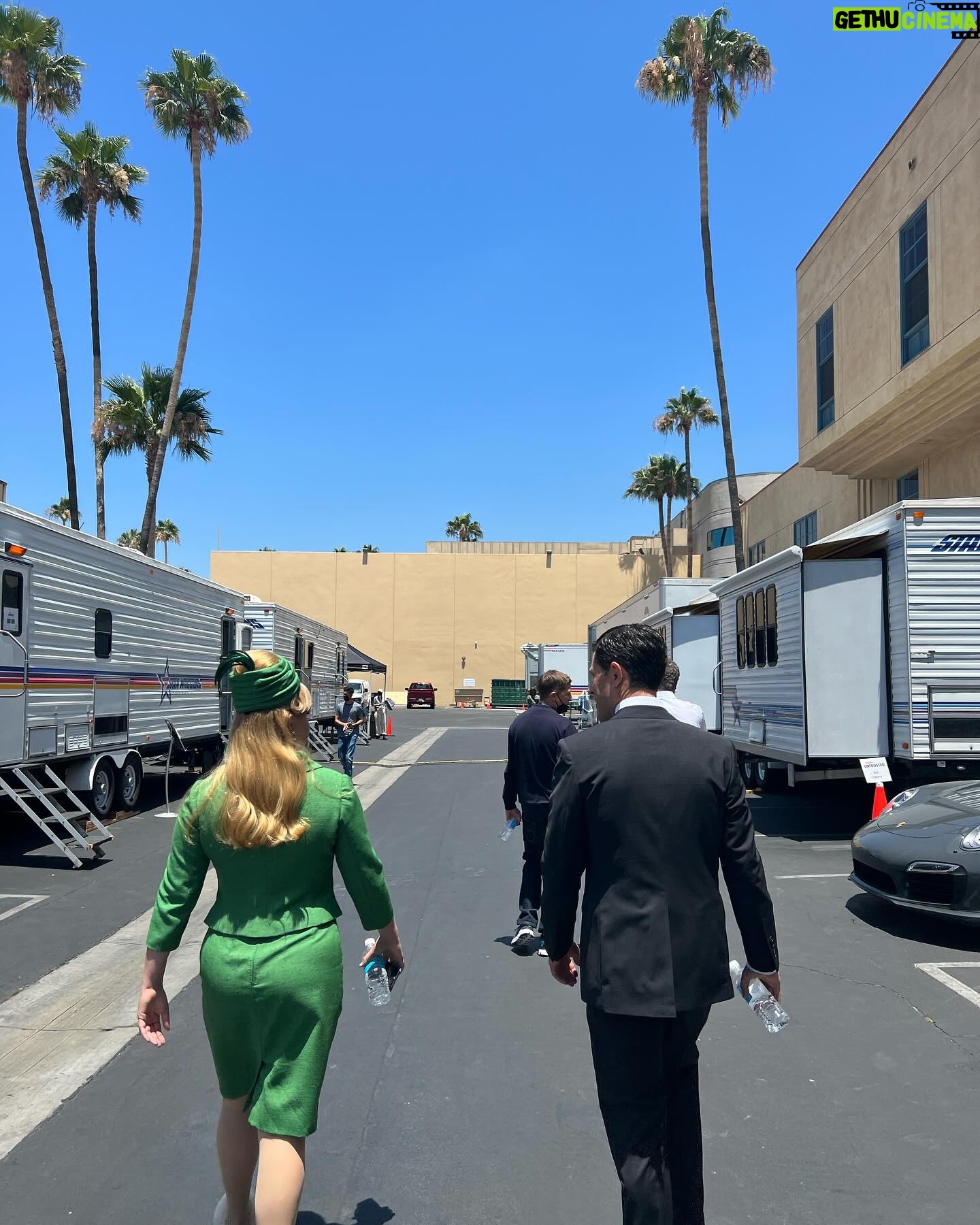 Amy Schumer Instagram - Thank you @jerryseinfeld for having me! “Unfrosted” is out today on @netflix I will never get over the @voelhair the @kyrapanchenko_mkup and the costumes by Susan Matheson and this cast is absolutely the funniest roster you will ever see. Loved every second with my counterpart @iammaxgreenfield
