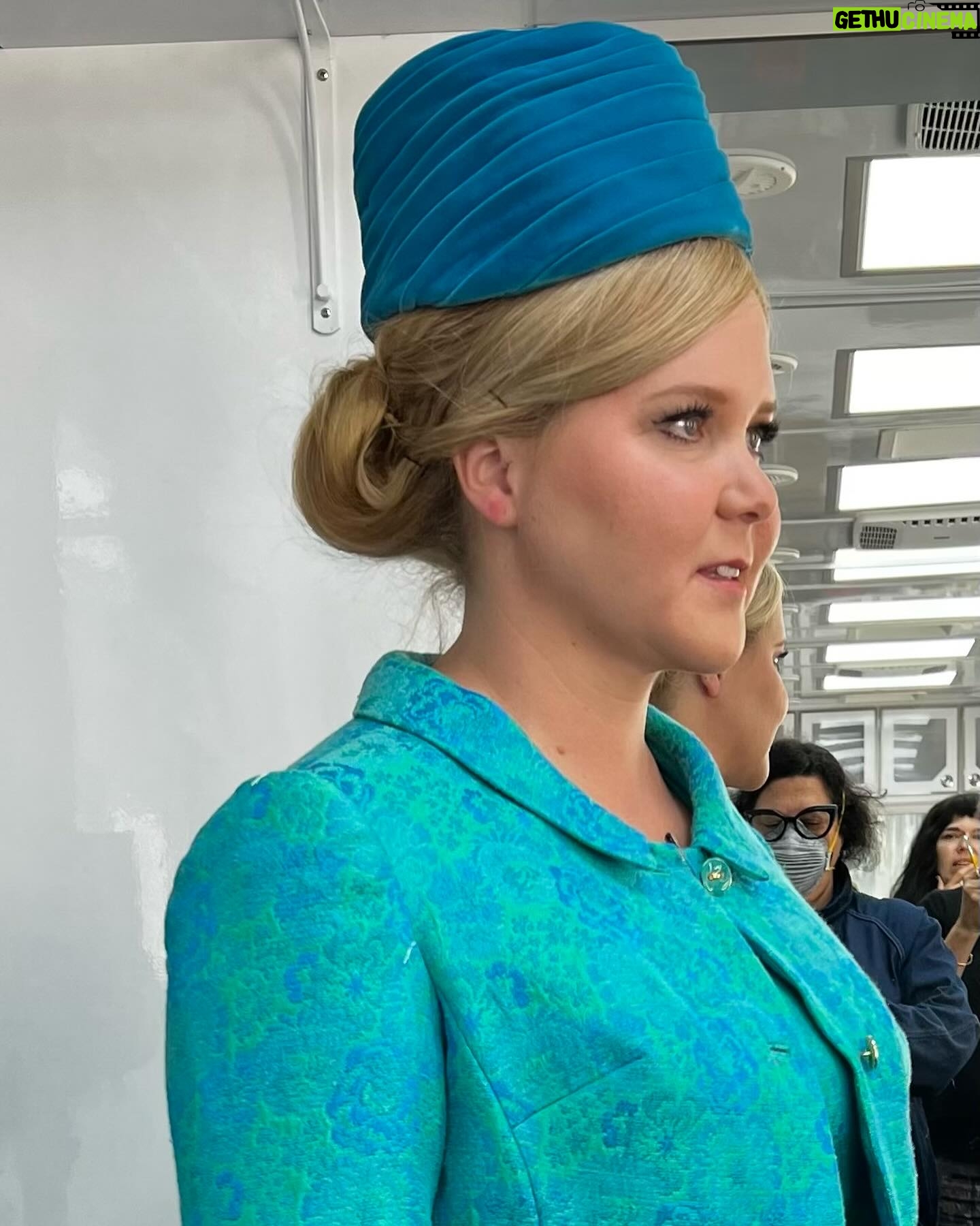Amy Schumer Instagram - Thank you @jerryseinfeld for having me! “Unfrosted” is out today on @netflix I will never get over the @voelhair the @kyrapanchenko_mkup and the costumes by Susan Matheson and this cast is absolutely the funniest roster you will ever see. Loved every second with my counterpart @iammaxgreenfield