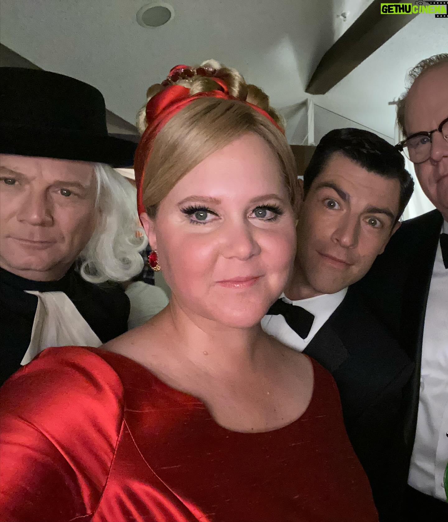 Amy Schumer Instagram - Thank you @jerryseinfeld for having me! “Unfrosted” is out today on @netflix I will never get over the @voelhair the @kyrapanchenko_mkup and the costumes by Susan Matheson and this cast is absolutely the funniest roster you will ever see. Loved every second with my counterpart @iammaxgreenfield