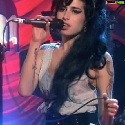 Amy Winehouse Instagram - Share your favourite Amy love songs in the comments below! 💕