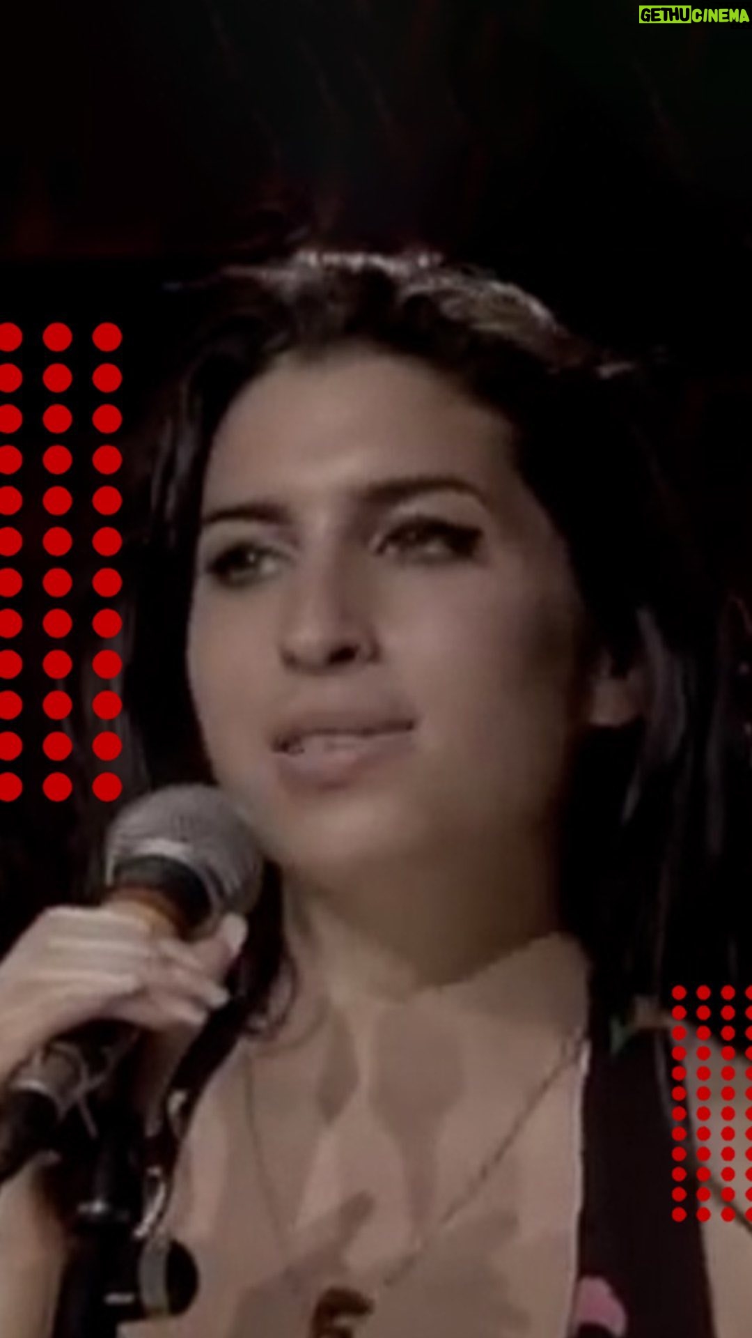 Amy Winehouse Instagram - Amy putting a slower soulful twist on ‘I Heard Love Is Blind’ live in 2004, a showcase of how Amy always liked to experiment with her music. What do you think of this arrangement? 🖤