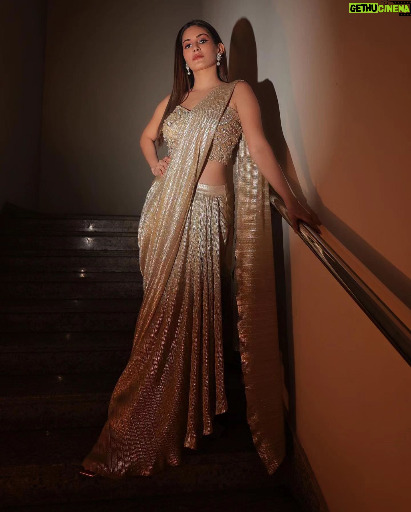Amyra Dastur Instagram - Gorgeous with her killing looks in golden attire π₯πβ¨ @amyradastur #amyradastur #amyra #gorgeous #actress #actresshot #beauty #hotactress #hot #tollywood #tollywoodactress #tollywoodcinema #tollywoodhotactress #kollywood #kollywoodcinema #kollywoodactress #bollywood #bollywoodactress #bollywoodmovies