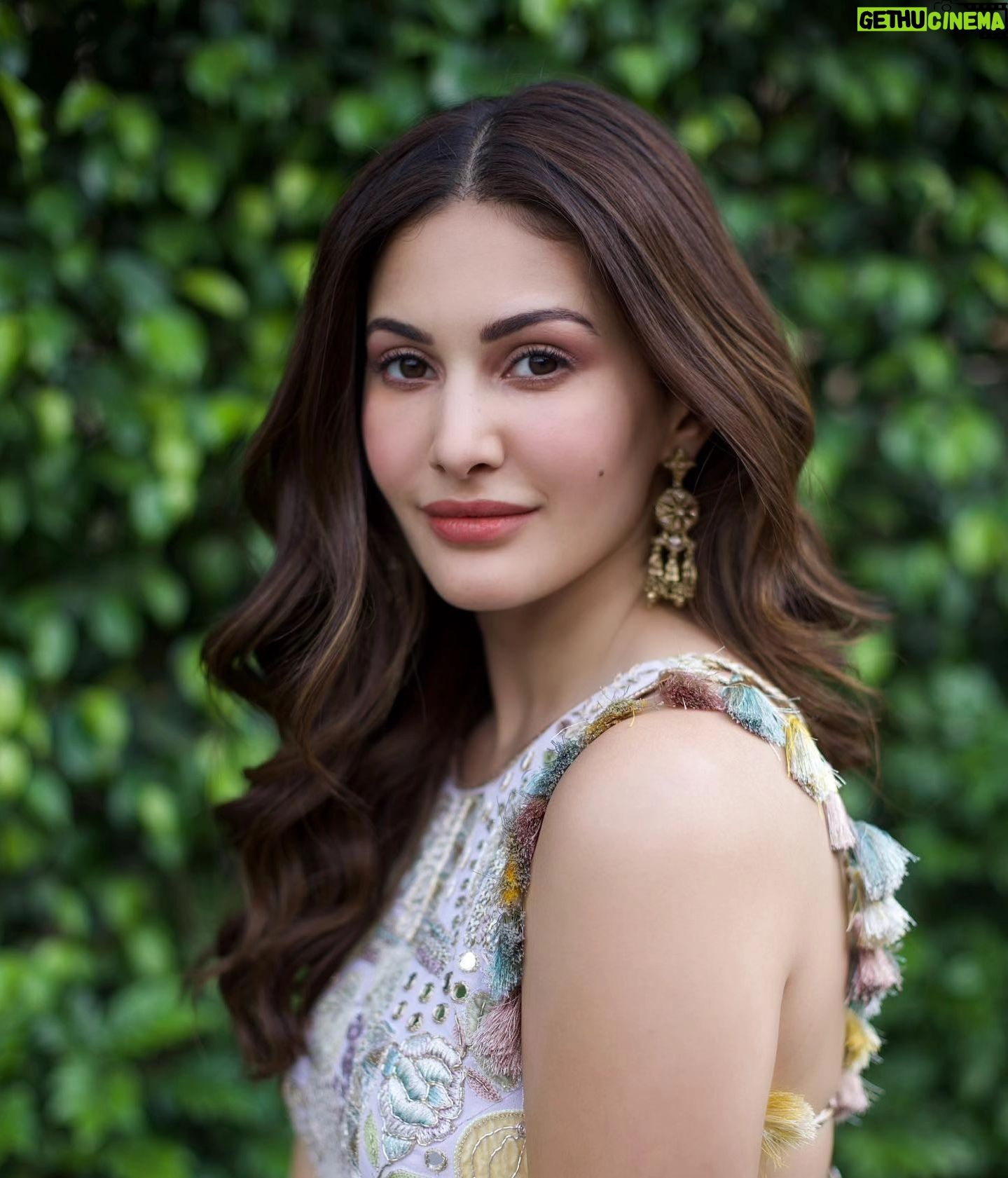 Amyra Dastur Instagram - Stunning adorable Beauty 🥰😍🤩 @amyradastur #amyradastur #amyra #gorgeous #actress #actresshot #hottie #hot #hotactressworld #kollywood #kollywoodcinema #kollywoodactress #bollywood #bollywoodactress #bollywoodqueen #bollywoodmovies