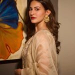 Amyra Dastur Instagram - Angel ❤️😍✨ @amyradastur #amyradastur #amyra #actress #gorgeous #beauty #angel #goldenbeauty #tollywood #tollywoodactress #tollywoodhotactress #tollywoodcinema #kollywood #kollywoodcinema #kollywoodactress #bollywood #bollywoodactress #bollywoodmovies