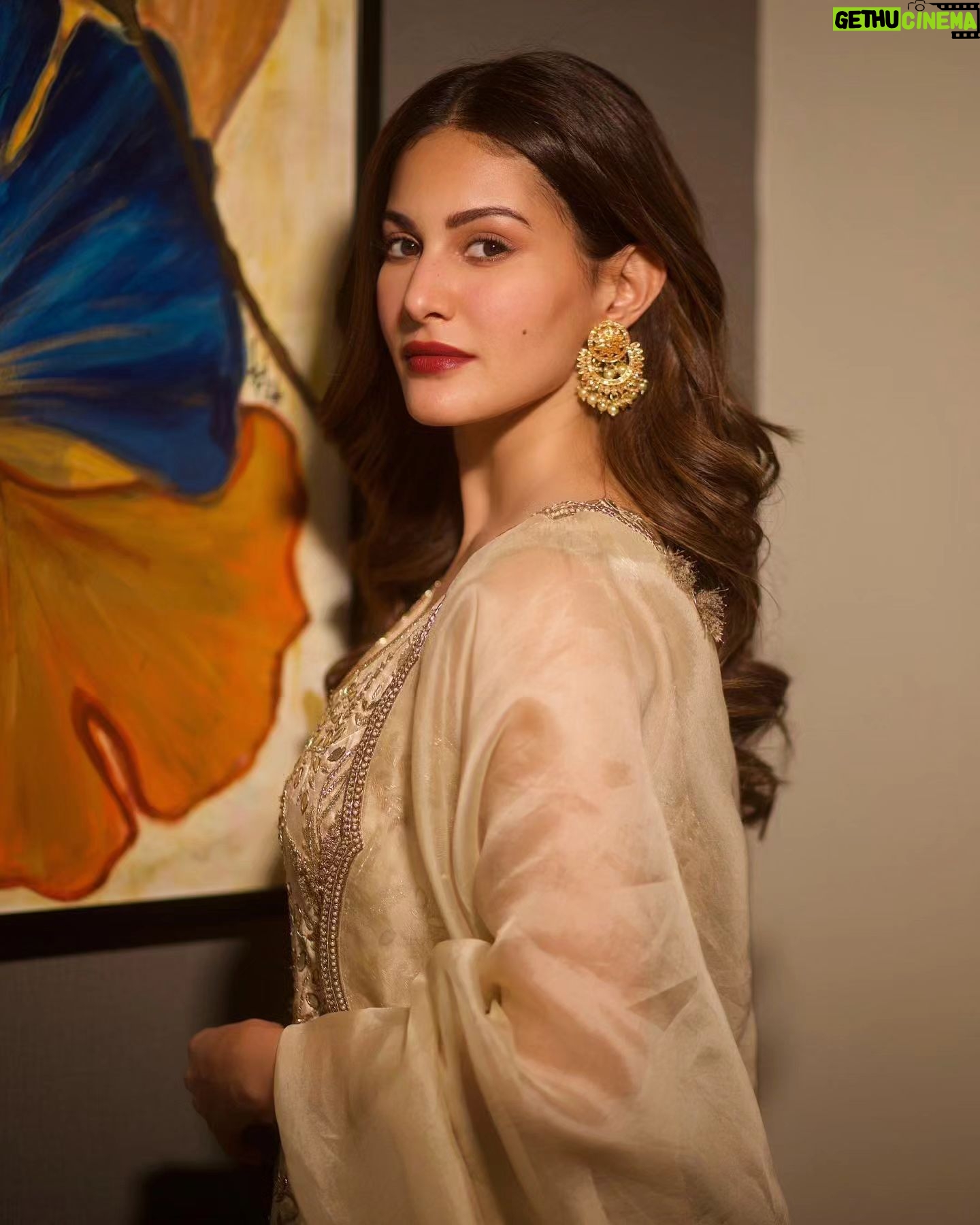 Amyra Dastur Instagram - Angel ❤️😍✨ @amyradastur #amyradastur #amyra #actress #gorgeous #beauty #angel #goldenbeauty #tollywood #tollywoodactress #tollywoodhotactress #tollywoodcinema #kollywood #kollywoodcinema #kollywoodactress #bollywood #bollywoodactress #bollywoodmovies