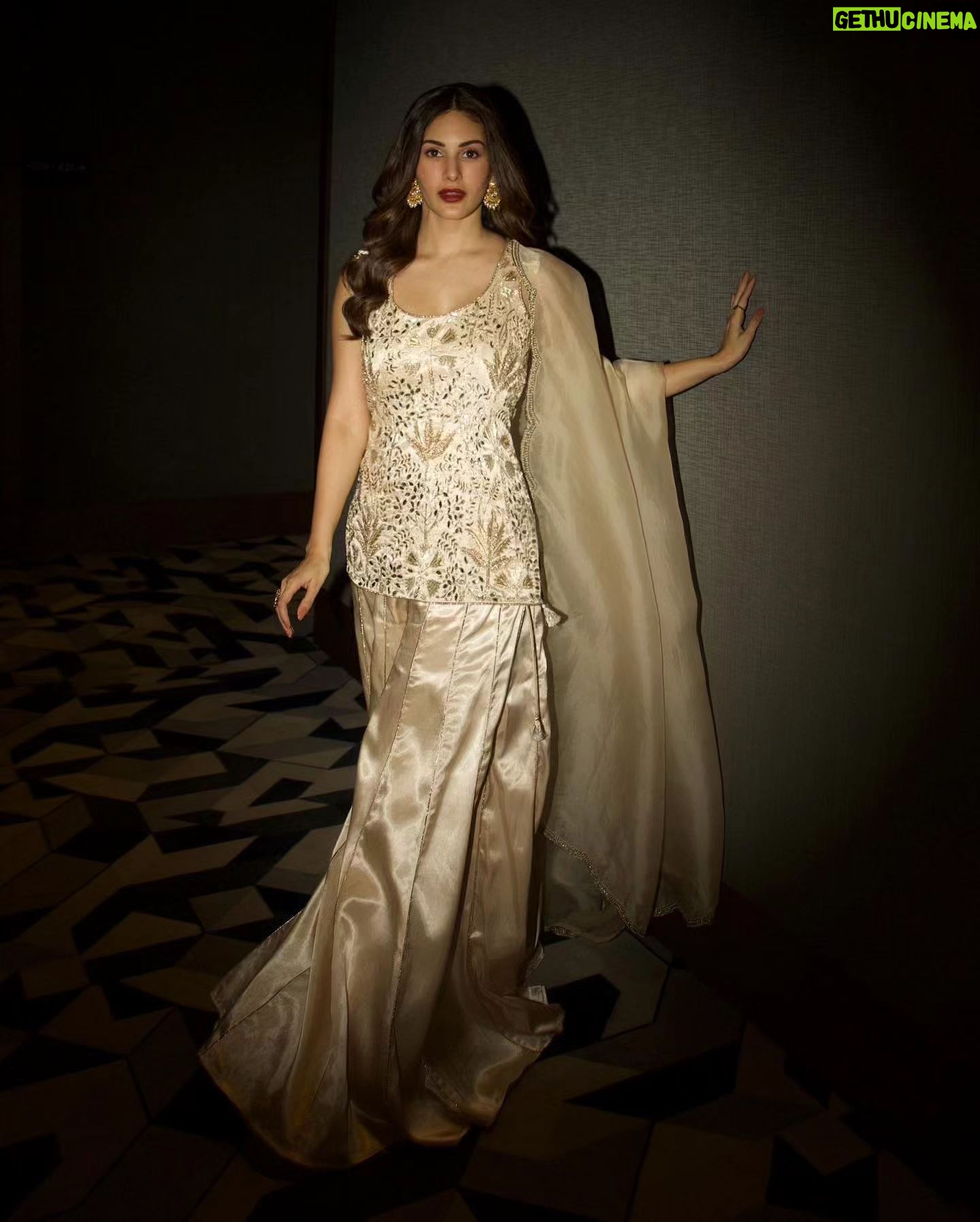 Amyra Dastur Instagram - Angel ❤️😍✨ @amyradastur #amyradastur #amyra #actress #gorgeous #beauty #angel #goldenbeauty #tollywood #tollywoodactress #tollywoodhotactress #tollywoodcinema #kollywood #kollywoodcinema #kollywoodactress #bollywood #bollywoodactress #bollywoodmovies