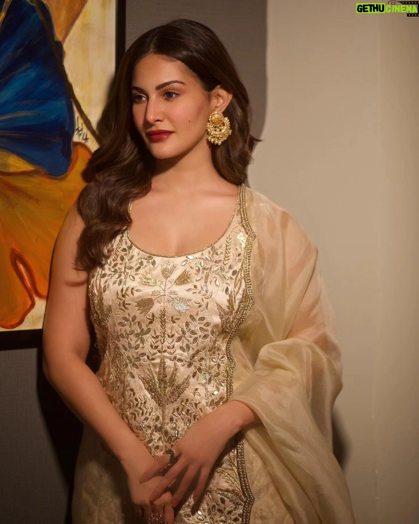 Amyra Dastur Instagram - Angel ❤️😍✨ @amyradastur #amyradastur #amyra #actress #gorgeous #beauty #angel #goldenbeauty #tollywood #tollywoodactress #tollywoodhotactress #tollywoodcinema #kollywood #kollywoodcinema #kollywoodactress #bollywood #bollywoodactress #bollywoodmovies