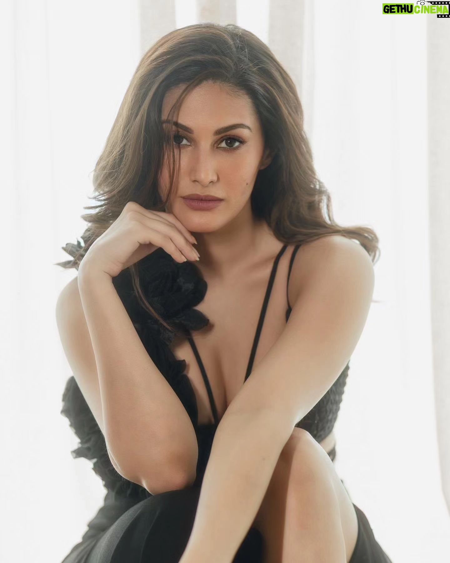 Amyra Dastur Instagram - Being hot in Black 🖤🖤 @amyradastur #amyradastur #amyra #gorgeous #beauty #black #blacklove #stunning #actress #actresshot #hotactress #hot #kollywood #kollywoodcinema #kollywoodactress #tollywood #tollywoodactress #tollywoodcinema #tollywoodhotactress #bollywood #bollywoodactress #bollywoodmovies