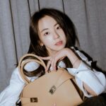 An So-hee Instagram - 🤎 @Ferragamo #FerragamoHugBag #페라가모