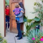 Ana Bárbara Instagram - Etiqueta a tu amiga que siempre se tarda en abrirte la puerta. 🚪