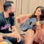 Ana Bárbara Instagram - Hoy cantáremos esta canción en @premiolonuestro Gracias por la invitación @anabarbaramusic 🙏🏼