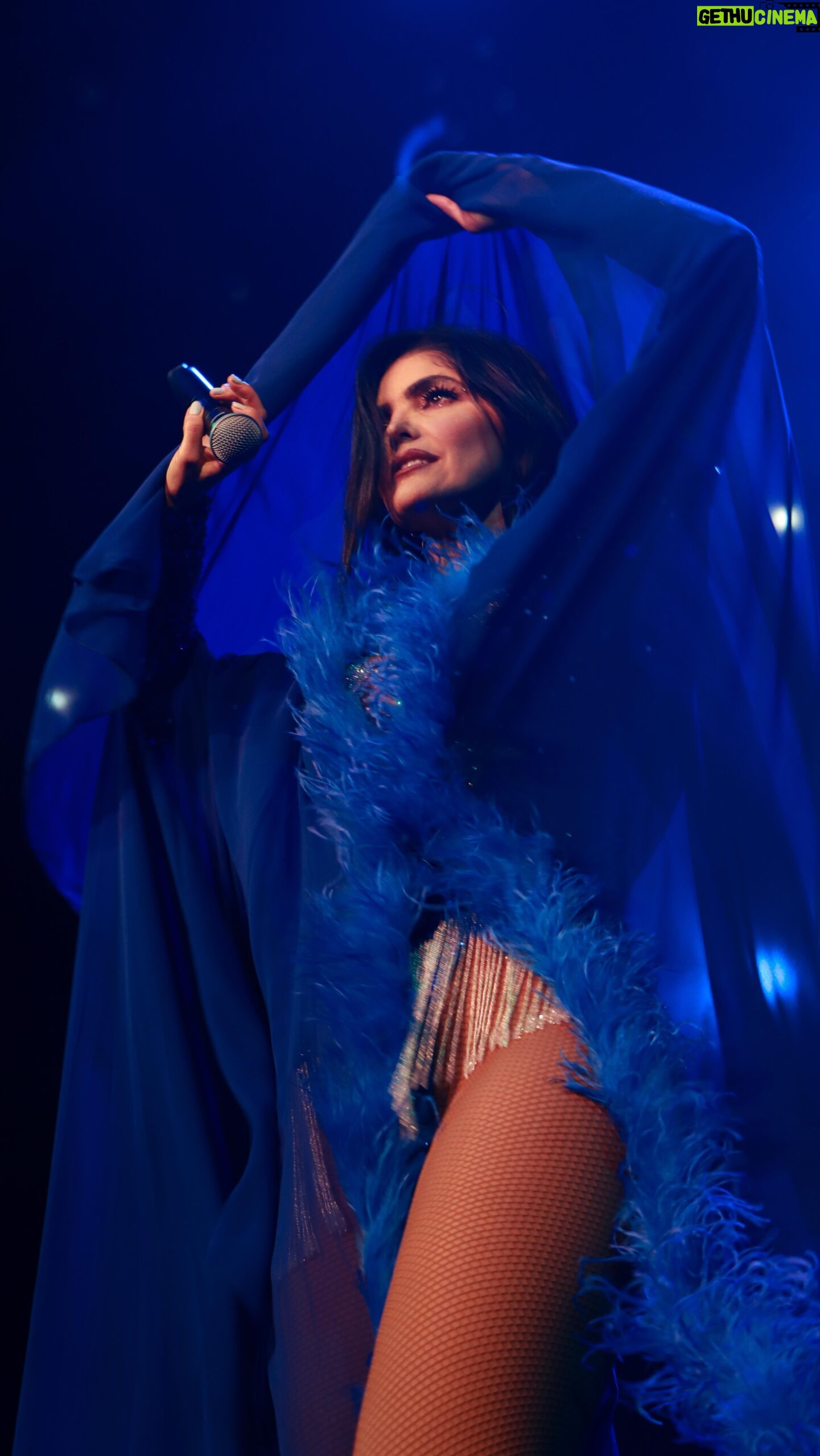 Ana Bárbara Instagram - Seattle Washington como nos divertimos GRACIAS GRACIAS por hacer esa noche #SoldOut 🙌🏼❤️🎶 @templetheatretacoma #BandidosTour2023 #AnaBarbara nos vemos en Atlanta y Boston este 3 y 4 de Noviembre! Boletos en www.anabarbara.com