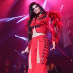 Ana Bárbara Instagram - #sábado de … “ el que me pegue le pego , al que me use lo uso y así quedamos parejos “ ‼️😌😅 Que gran #consejo de mi @paquitaoficialb 🙌🏼😘 Feliz Día del mariachi 🎷🎻🎺 #cancióndeldía #anabárbara