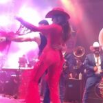 Ana Bárbara Instagram - Que bonita forma de terminar la gira #BandidosTour y tuve invitadazos , gracias @edwinlunat por sumarte a este festejo … y hubo otra gran sorpresa que les estaré compartiendo , los quiero #Monterrey ❤️‍🔥💋‼️ Gracias nos vemos muy pronto ! . . #frutaprohibida #edwinluna #anabarbara