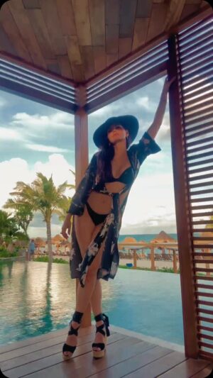 Ana Bárbara Instagram - Por fin unos días de descanso , que siempre son necesarios como les comento en mis historias y más rodeada de grandes amigas y el regalo más maravilloso que la naturaleza nos da 🙏🏼🥰

📍 @fairmontmayakoba