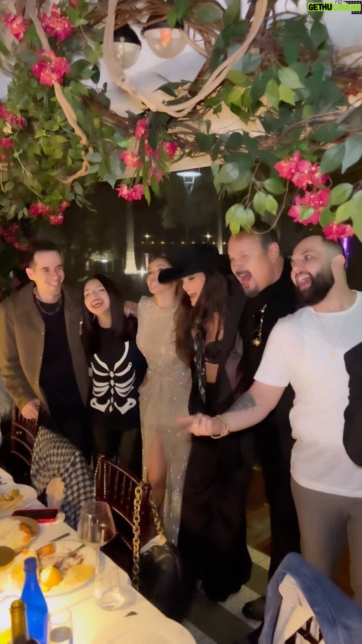Ana Bárbara - 16.5K Likes - La parte mas sanadora de la musica es encontrarte a los bohemios y compartir una noche mágica ✨🎶. @grupofrontera @meylinzuniga @angela_aguilar_ @edgarbarrera @pepeaguilar_oficial @carinleonoficial @jomarigoyso @leonardoaguilaroficial @manuelmedrano @leninramirezmusic