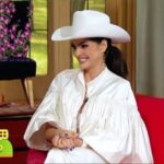 Ana Bárbara Instagram - Que bonito visitarlos de nuevo @ventaneandouno 📺💯 Nos vemos hoy en #sandiegocalifornia 🤠🎺 #themagnolia , #Colombia y en una semana #CDMX @auditoriomx 14 de #octubre 🥳 Gracias siempre @chapoypati 💋 #anabárbara #bandidostour #GenteGacha #ArenaMonterrey ‘24