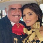 Ana Bárbara Instagram - Mi querido #vicentefernández 🙏🏼 Hoy en tu aniversario luctuoso te recuerdo con mucho cariño y siempre agradecida por esta gran canción que ya tiene 6 millones en #youtube 💥 “ El mariachi nunca muere” Un beso y abrazo hasta arriba 🥰