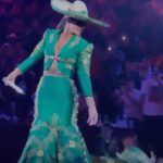 Ana Bárbara Instagram - Estamos ya a nada del gran cierre del #BandidosTour ❤️‍🔥 para cantar y bailar con todxs ustedes mis #regios y lugares cercanos en la @arenamtyoficial : este 14 de #marzo #Monterrey 🔥🤠 Ahí los veo 💋🥰💯 🎟️ @superboletosmx 💥 💋 AB #bandida