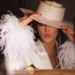 Ana Bárbara Instagram - Cómo están #pedazosdemialma ? Aquí les dejo estas fotos preparándome para grabar #AMiMeRespetas 📸🎥💋 X @adrianariosmusic Amé que les gustara tanto esta colaboración 💯🤩