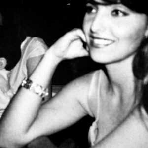 Ana Bárbara Instagram - Ya son 22 años de que te fuiste y duele como una condena, solo me queda decirte, te amaré siempre Morena💜
