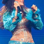 Ana Bárbara Instagram - Aquí les comparto un poco del último show de #BandidosTour2023 desde Chicago! GRACIAS todos los que nos acompañaron en este cierre de la gira! Son lo máximo. Los amo! 🙏🏼🤍 #Gracias #Chicago #AnaBarbara