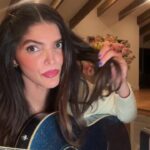 Ana Bárbara Instagram - Agradeciendo sus mensajes en este dia de Mi cumpleaños💜