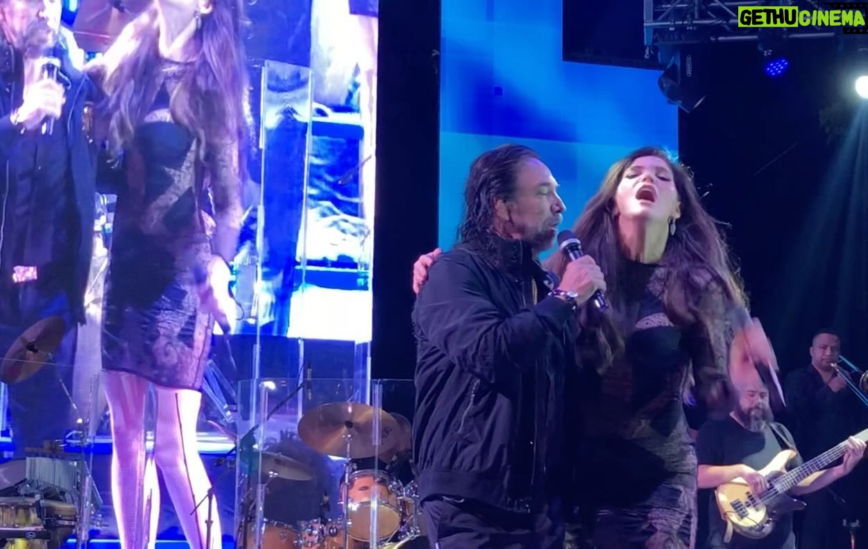 Ana Bárbara - 16.3K Likes - Así celebro tu existencia Conpadre querido @marcoantoniosolis_oficial de mi corazón! Y que vengan MUCHOS AÑOS MAS LLENOS DE AMOR, SALUD, MÚSICA, Y EN COMPAÑÍA DE TU AMADA FAMILIA! FELICIDADES🎼🎁🙏🏻🙌🏻