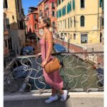 Ana Fernández Instagram - Venecia sin alfombras rojas. 🍝 🎭🛶