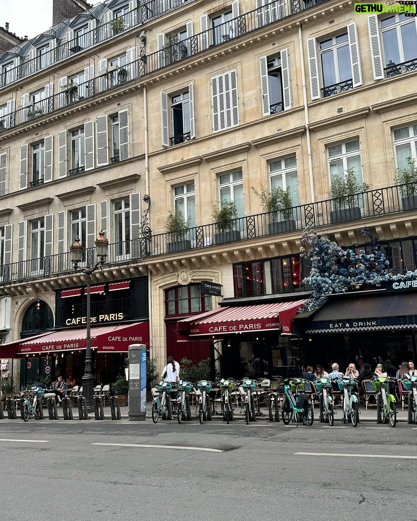 Ana Fernández - 17.4K Likes - PARIS 🩵