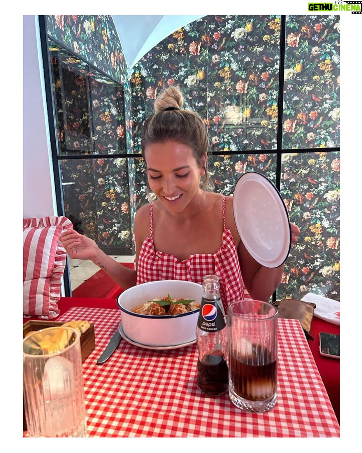 Ana Fernández Instagram - Una buena pasta y Pepsi Zero @pepsi_es