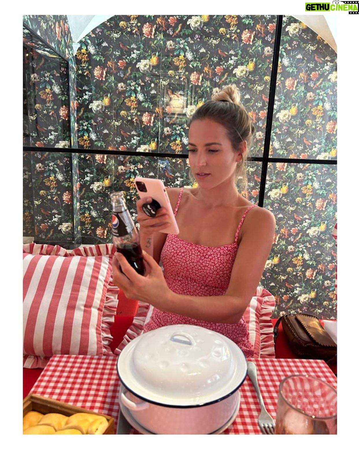Ana Fernández Instagram - Una buena pasta y Pepsi Zero @pepsi_es