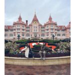 Ana Fernández Instagram – Ay Disney…. Campanilla, Peter, Ariel, Sebastian,Simba, Timón , Mickey, Jack Sparrow, Ratatouille, Bella…. 

Qué escapada más Mágica, todavía sigo en la corriente australiana con Nemo, despegando con Iron Man, cayendo al vacío en el Hollywood tower, dando vueltas 360 grados con Indiana, en el espacio con Star Wars, y por supuesto en mi preferida y de toda la tropa “ big thunder mountain” 🎢🎢

GRACIAS Y MÁS GRACIAS @disneylandparis @disneyspain @disneydestinos @iberia por TODO. 🤍 #disneylandparis 

Lo hemos pasado como enanos y enanas !!! 

Y cómo siempre adoración por Maléfica 💜 mi villana favorita