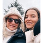 Ana Fernández Instagram – Ay Disney…. Campanilla, Peter, Ariel, Sebastian,Simba, Timón , Mickey, Jack Sparrow, Ratatouille, Bella…. 

Qué escapada más Mágica, todavía sigo en la corriente australiana con Nemo, despegando con Iron Man, cayendo al vacío en el Hollywood tower, dando vueltas 360 grados con Indiana, en el espacio con Star Wars, y por supuesto en mi preferida y de toda la tropa “ big thunder mountain” 🎢🎢

GRACIAS Y MÁS GRACIAS @disneylandparis @disneyspain @disneydestinos @iberia por TODO. 🤍 #disneylandparis 

Lo hemos pasado como enanos y enanas !!! 

Y cómo siempre adoración por Maléfica 💜 mi villana favorita