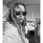 Ana Fernández Instagram – Rebobinando la última semana .

🎙️🎾🚤📸🎥 

A dormir la siesta.