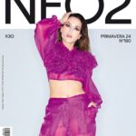 Ana Fernández Instagram – ANA FERNÁNDEZ portada del número de primavera de Neo2 Print

Ana Fernández es una actriz sin pelos en la lengua y con ganas de hacer una revolución en la industria en general. Desde su primer debut con cuatro años en la serie El Joven Picasso, hasta su salto a la fama en el papel de Sandra en Los Protegidos, sin olvidar, su personaje de Carlota en Las Chicas del Cable, Ana Fernández ha sabido siempre decidir lo que quería y cómo lo quería hacer. Nunca tuvo miedo a decir que no y por supuesto, a defender sus derechos como actriz, o mejor dicho, como mujer. Y junto a esta forma de ser, no renuncia nunca a su libertad de viajar, explorar y conocer otras culturas que le permiten abrir la mente mucho más de lo que imaginamos. Estas vivencias y experiencias, lo replica en cada unos de sus papeles del séptimo arte. Ahora, Ana Fernández, está de plena actualidad, tanto por su nueva película La Bandera, dirigida por Martín Cuervo, cuyo preestreno fue en el Festival de Cine de Málaga, como por el éxito del podcast que tiene junto a Celia Gallego. La actriz, que también tiene en su currículum la faceta de cantante, al participar en una canción junto a la banda Marlon, es sinónimo de poderío y personalidad. Cada vez que regresa con un nuevo proyecto, su nombre resuena muy alto. No hay que perder de vista ninguno de sus proyectos y estrenos. Este año presenta nueva serie, y se guarda algún secreto que aún no puede revelar.

@anafdz1989 en portada con Top y pantalones @lolacasademunt BY MAITE   Zapatos @dsquared2 / Peluquería @iconproducts #texturiz #protein #body

Fotografía @bernardodoral
Realización @danielagtzgzz
Entrevista @mirmartinez.pa
Peluquería Claudia de @hairs.madrid para @iconspain @paulamk_icon
Maquillaje @paulasoroa @tenagency
Producción   Editor @mongomeri
Vídeo @pablo.agma 
Asistente Fotografía @carlosgivaja
Asistente Estilismo @_nicolerv
Plató @tribu_studio
Publicistas @shaharlevi4 @emma_monreal 

Celebramos los 30 años de Neo2 con una actualización del diseño por @democracia.estudi 

#anafernandez #neo2 #laschicasdelcable #neo2magazine #labandera #actriz #modaespañola #neo2x30 #lolacasademunt #pinkfashion #womenswear #womensfashion #icon #iconproducts