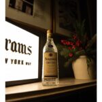 Ana Fernández Instagram - Maravilla de cena con @seagrams_es 🗽🗽 “ Disfruta de un consumo responsable 40*” #publi #seagrams #ThatsTheNewYorkWay