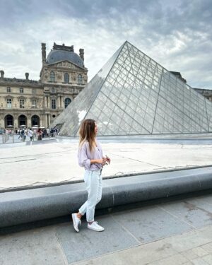Ana Fernández Instagram - PARIS 🩵