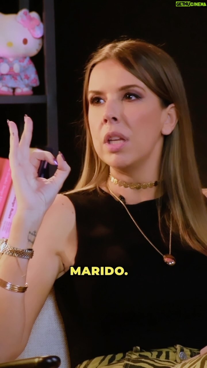 Ana Garcia Martins Instagram - 1) Ajudem a nossa ouvinte: onde é que se arranja marido? 2) @nunosantana_niu , por favor, não me barrem à porta, gosto muito de vocês 🫶🏻