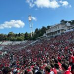 Ana Garcia Martins Instagram – Se assistimos a tantos jogos da equipa feminina como da masculina? Não (ainda), mas temos ido a alguns. E há sempre mais público. E é bonito ver que, quando estamos, o apoio e o entusiasmo são os mesmos. Hoje estavam 18 mil no Jamor, que é um número que já mete respeitinho, e foi toda uma festa. Que seja sempre a somar.