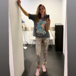Ana Garcia Martins Instagram - Segurando paredes. Construindo pontes. E cenas.