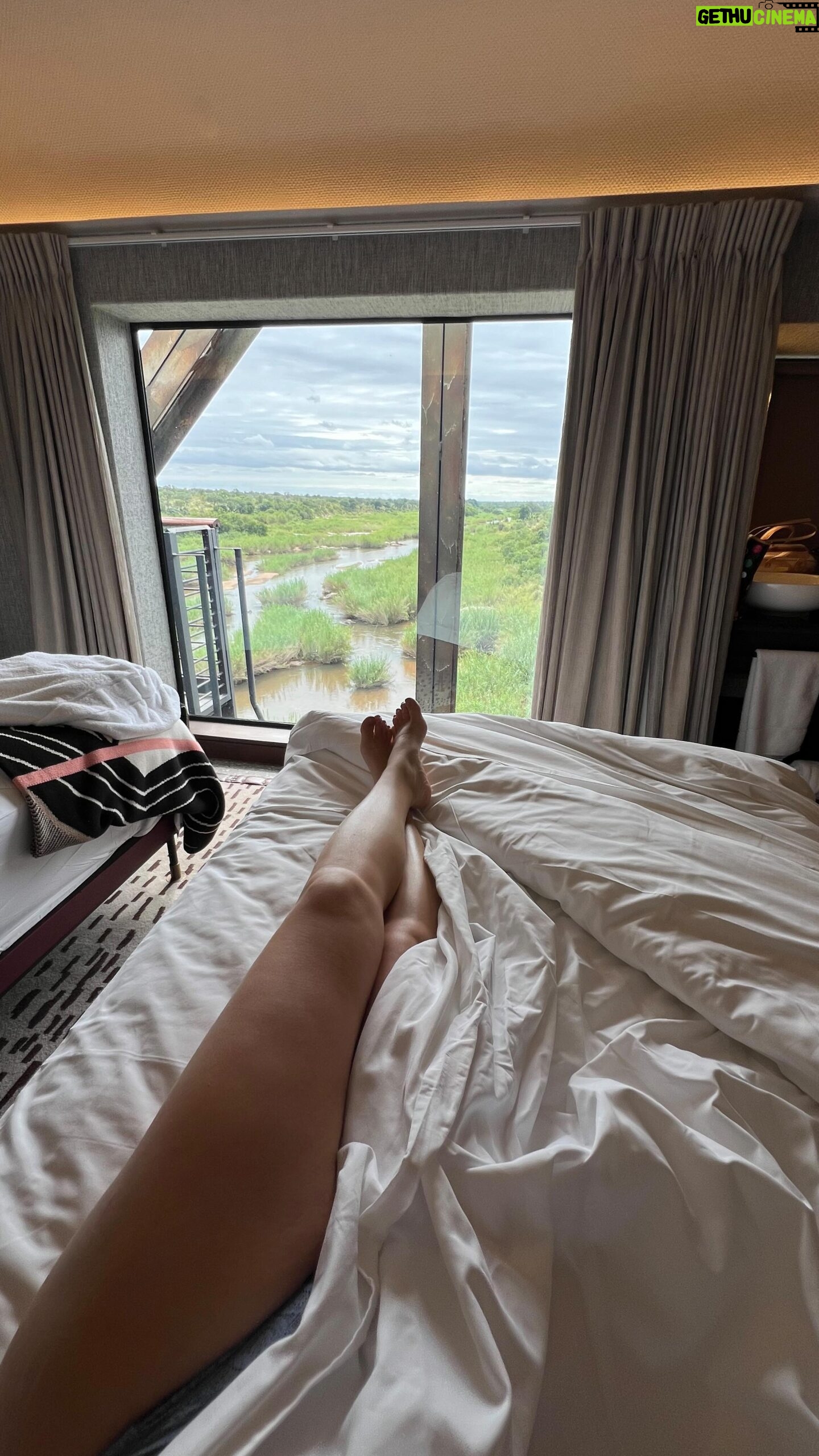 Ana Guiomar Instagram - Este hotel estava na minha Bucket List há algum tempo, via imagens e ficava a sonhar com ele. Foi agora, por coincidência e puro acaso, e vai directamente para o meu Top 3 de hotéis onde estive até agora. Que maravilha! Venham os teus 30 meu amor @leonardofonseca___ ❤️