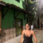 Ana Guiomar Instagram – Obrigada #morrodesaopaulo! Até já!
Amei cada dia aqui, eram para ser 5 dias,acabaram por ser 8. Confesso que deixei a cidade de Salvador para conhecer numa próxima. 
Fiquei na @pousadaminhaloucapaixao que é SÓ um lugar de sonho e energia boa. 
Seguimos para um domingo de Páscoa já em família. 🐣