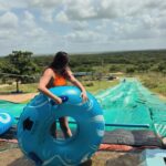 Ana Guiomar Instagram - Parque Aquático 😂. Apesar de ter entrado na terceira década como ele diz, continua a ser o irmão mais novo. Ganda puto.